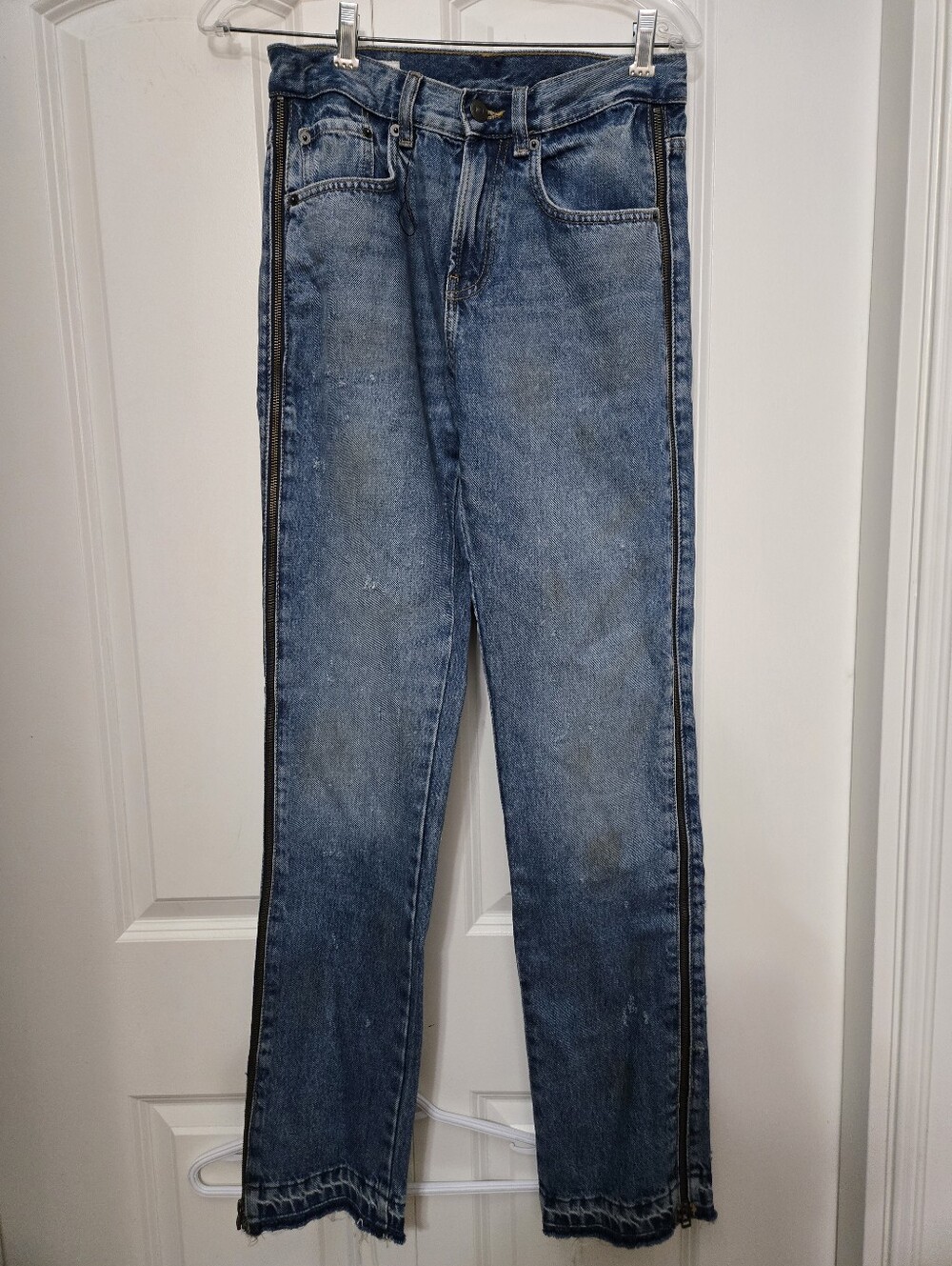 Zara NWOT Women's Full Zipper With Expansion Distressed Jeans